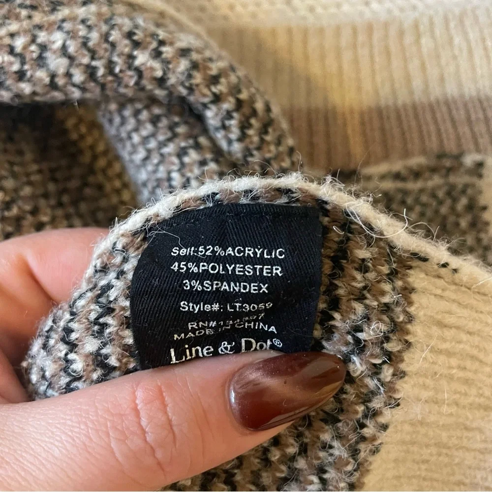 ☀️SOLD☀️ Line & Dot Cheetah Cardigan - Picture 2 of 3